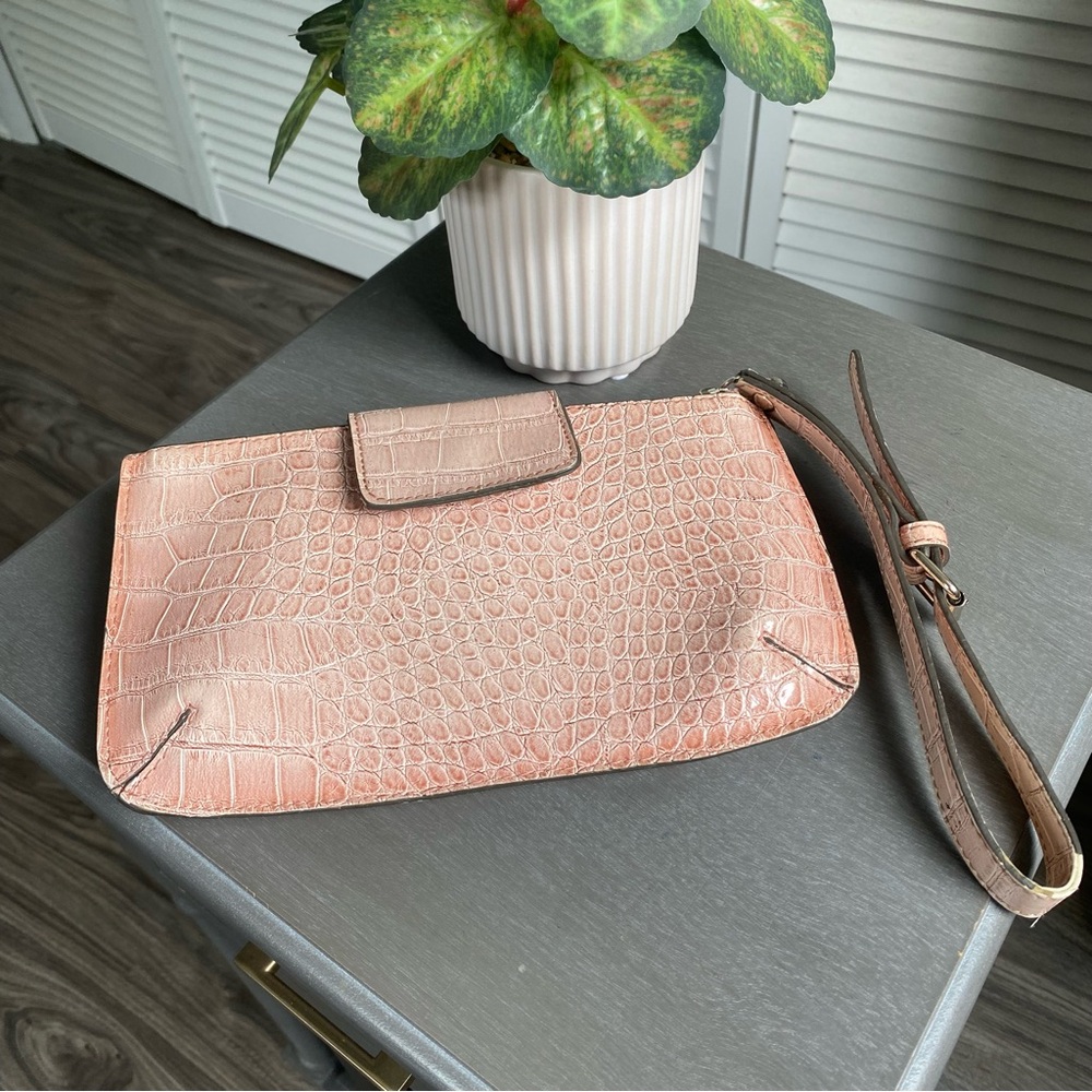 Y2K Guess Pink Croc Bow Wristlet - Picture 5 of 7